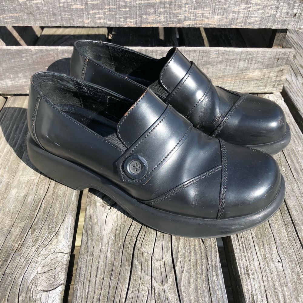 Dansko Black Leather Dress Loafer!